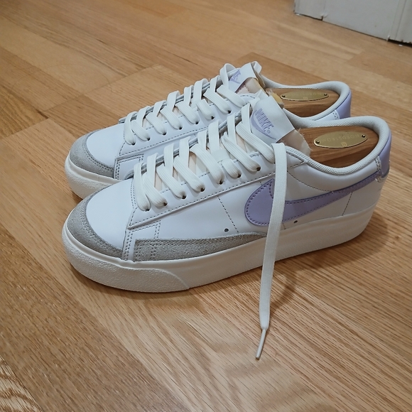 Nike Blazer Low 77 Platform/Streetwear Athletic Shoes Size 7.5 for Women - Picture 7 of 12